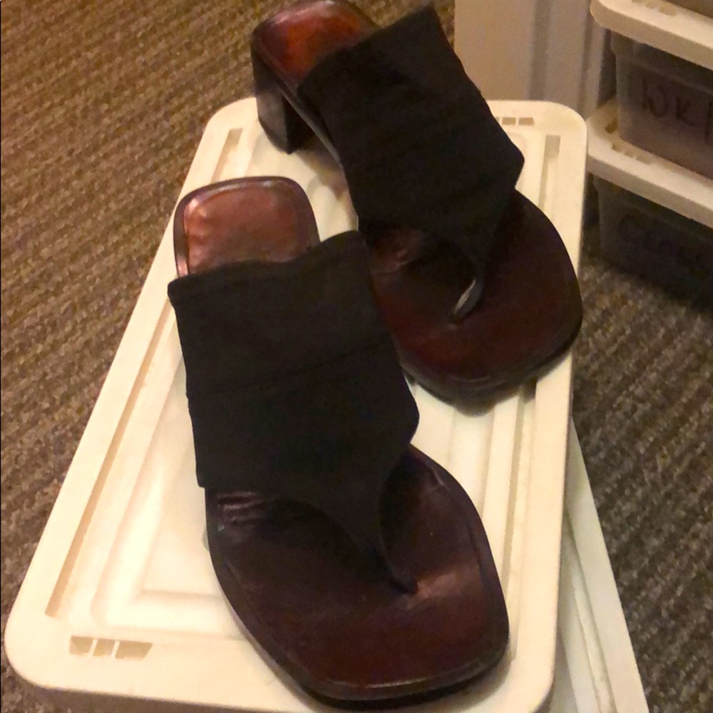 Vintage DKNY thing sandals